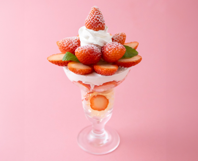 ［菓寮 伊藤軒］のいちごと生クリームが、絶妙なハーモニーを奏でるいちご園